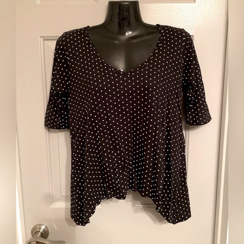 STYLEMINT Black & White Polkadot Tee w/ Curved Hem SZ 1 S